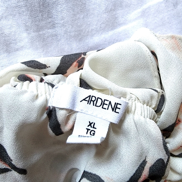 Woman's Floral Crop - Picture 2 of 3